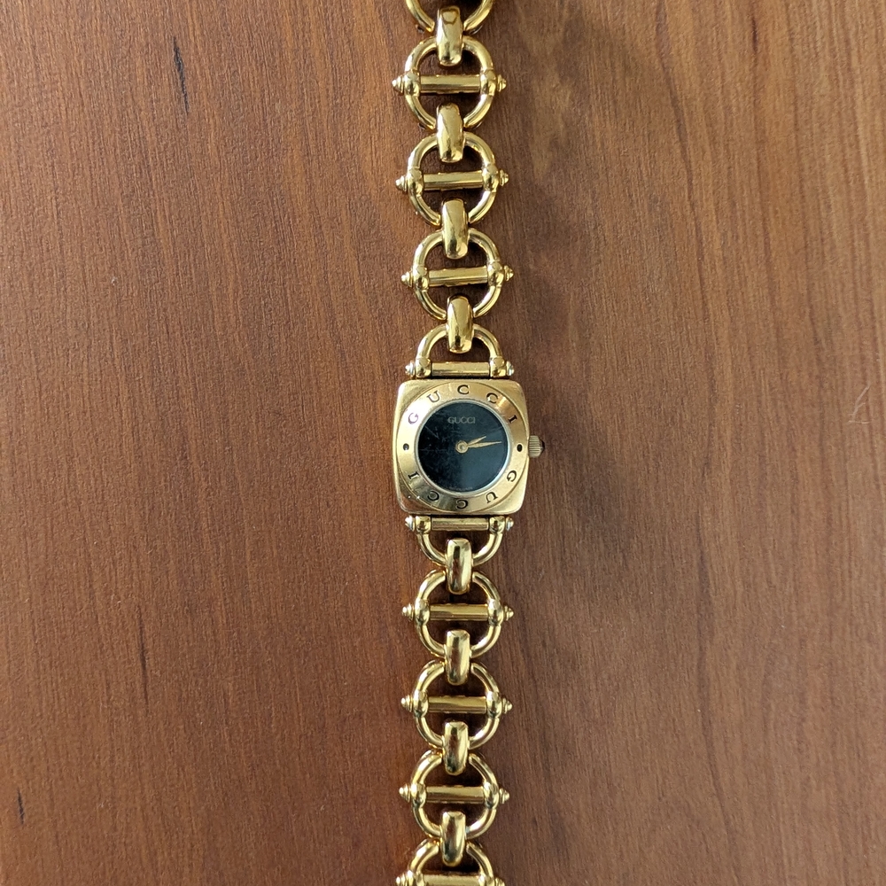 Gucci Gold Women's Bracelet Watch